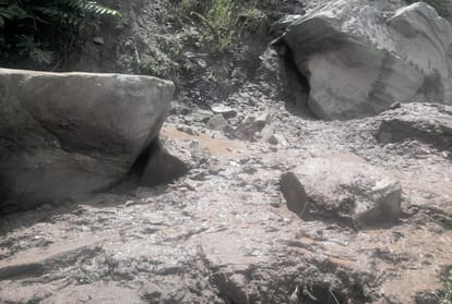 landslide in himachal after heavy rainfall in himachal, roads closed