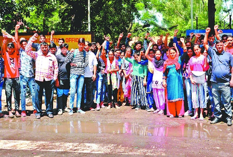 admissions 2019, no seats for 1700 students in 11th class in chandigarh schools