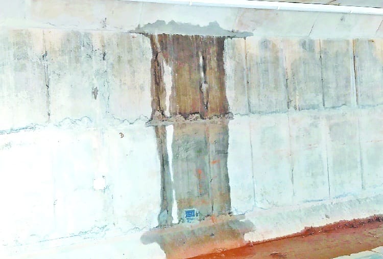 Water Leakage in walls of new underpass in chandigarh