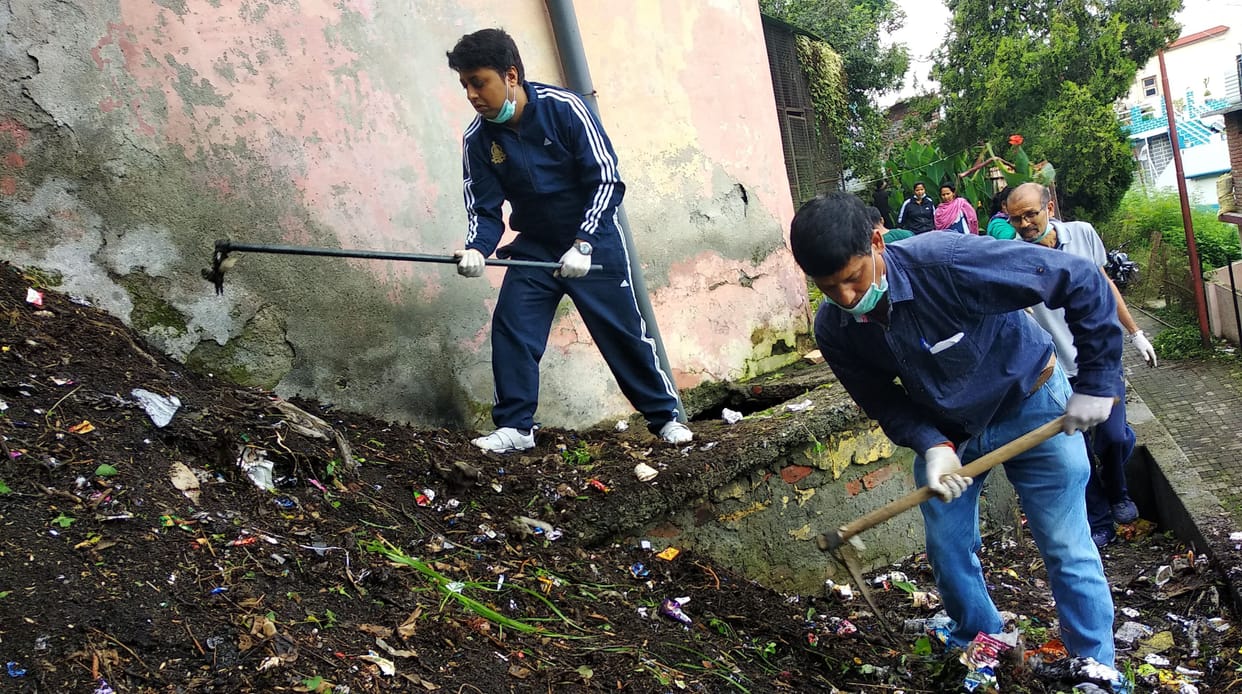officers cleaned the dirt
