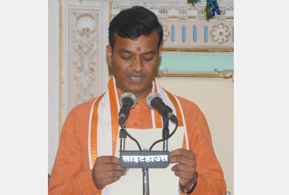 UP government minister strongly attacked Mamta Banerjee