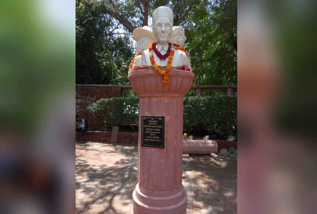 delhi university savarkar idol establish next night nsui paint it black garland shoes full update