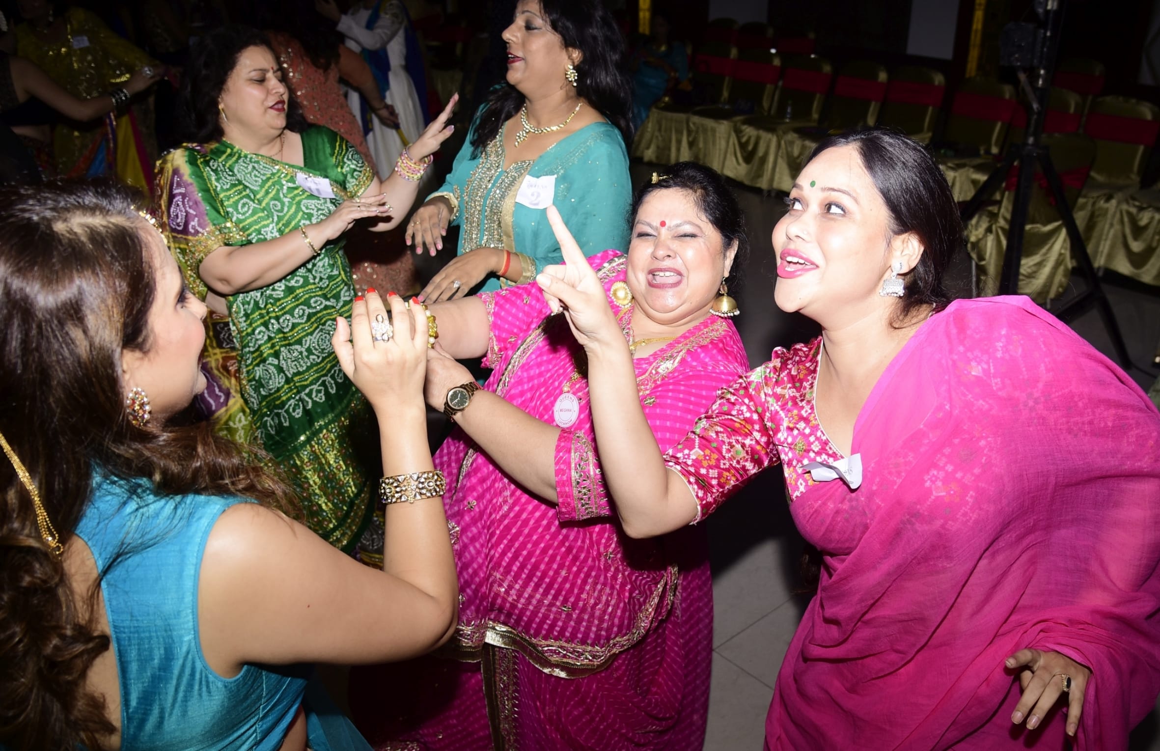 party of queens group in lucknow