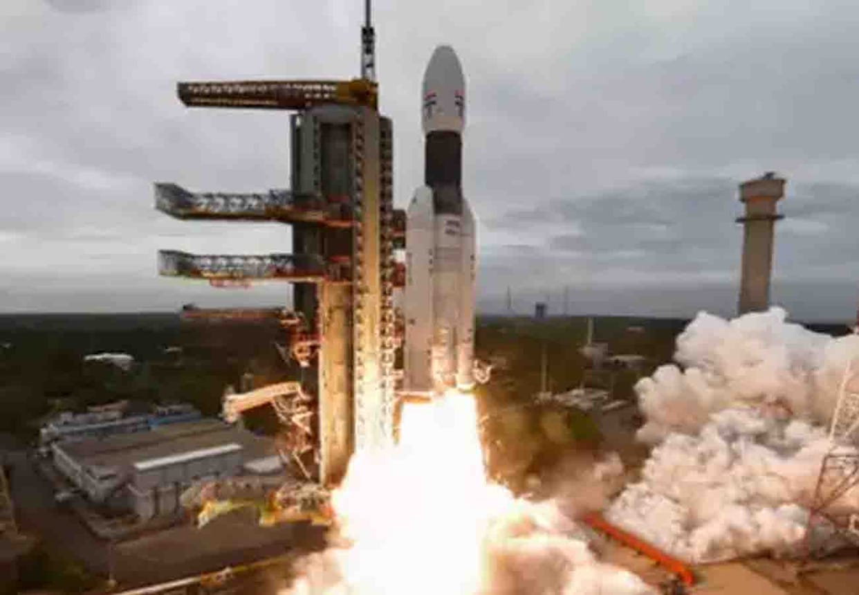 news related chandrayaan landing, Students have a chance to go ISRO
