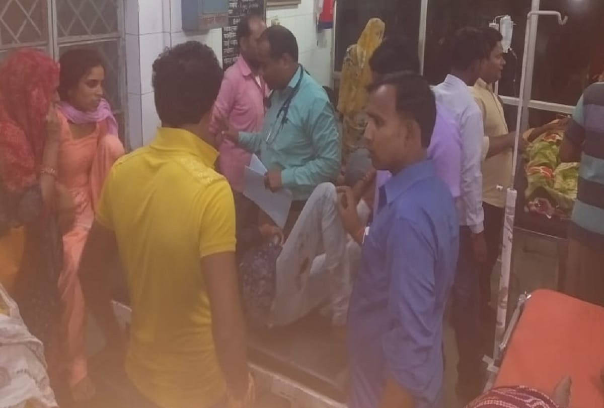 14 people injured due to clash between Magic and Tractor, UP