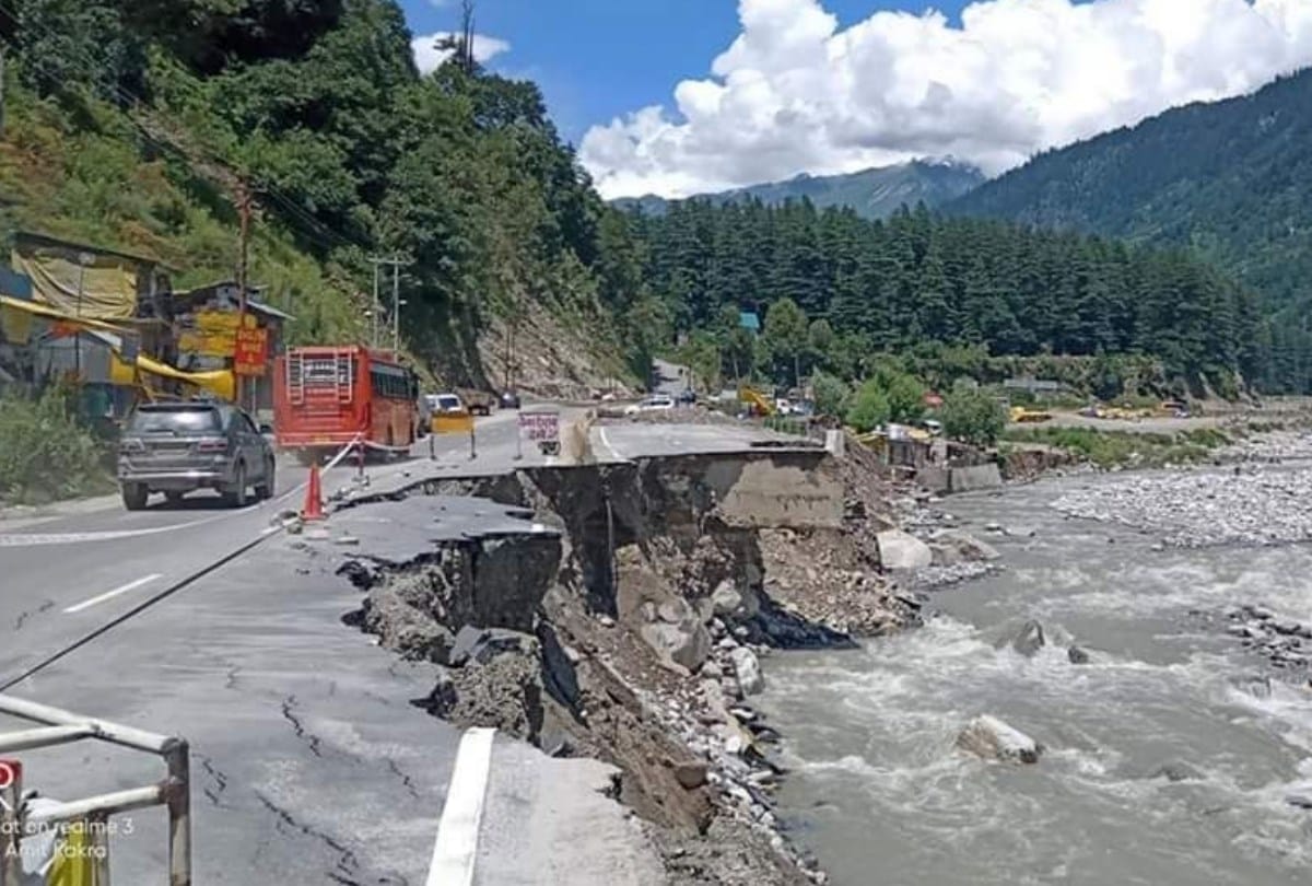 655 roads blocked in himachal pradesh due to landslides heavy rain