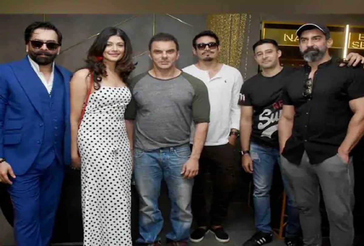 Pooja Batra Nawab Shah spotted in event picture viral on social media