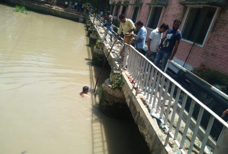 Policeman Wife jumped into canal with two childrens at rewari of haryana