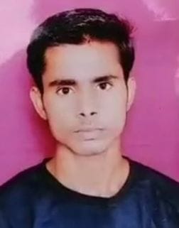 The student gave his life by jumping in front of the train