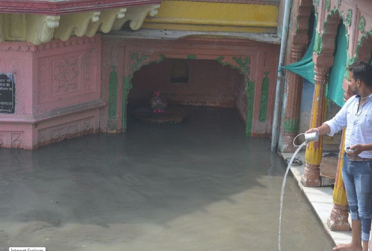 danger of flood in mathura yamuna water reach in kalindi vihar colony