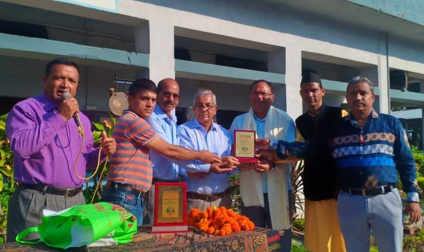 Principal honored for promoting Garhbhasha
