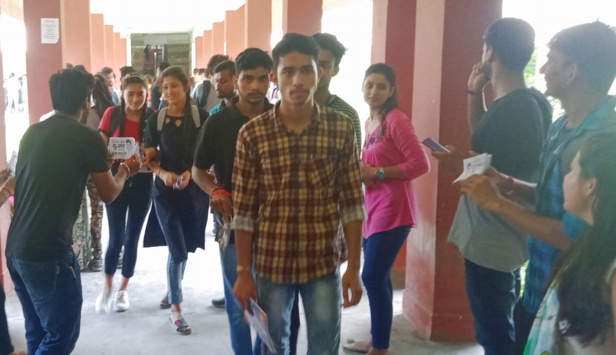 The noise of student union elections in the college campus