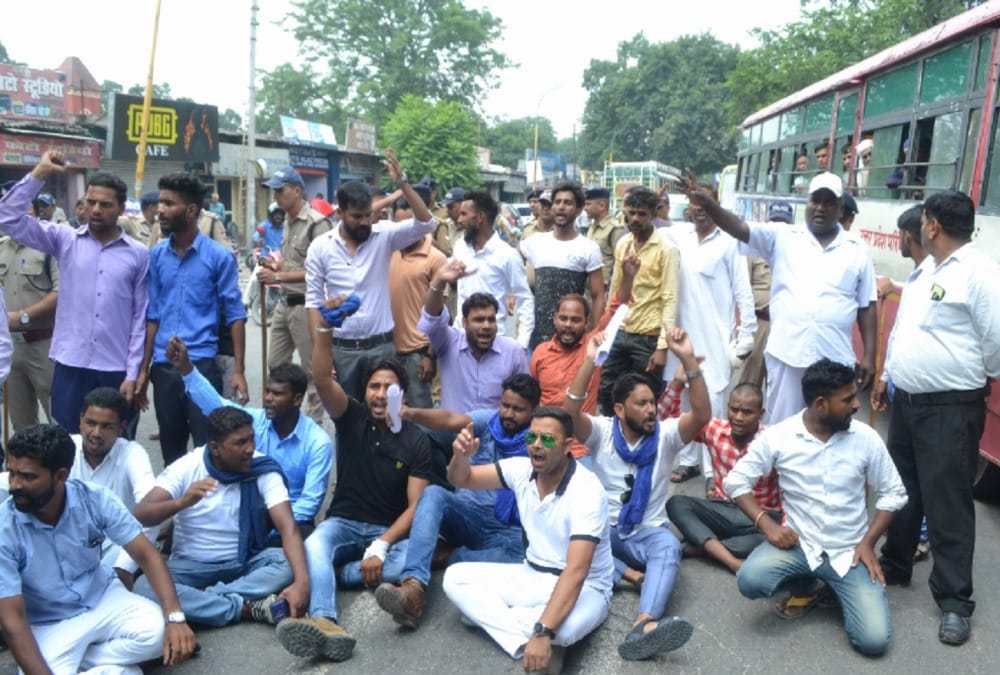Bhim Army Protest in Roorkee against Chandrashekhar azad Ravan Arrested for ravidas mandir