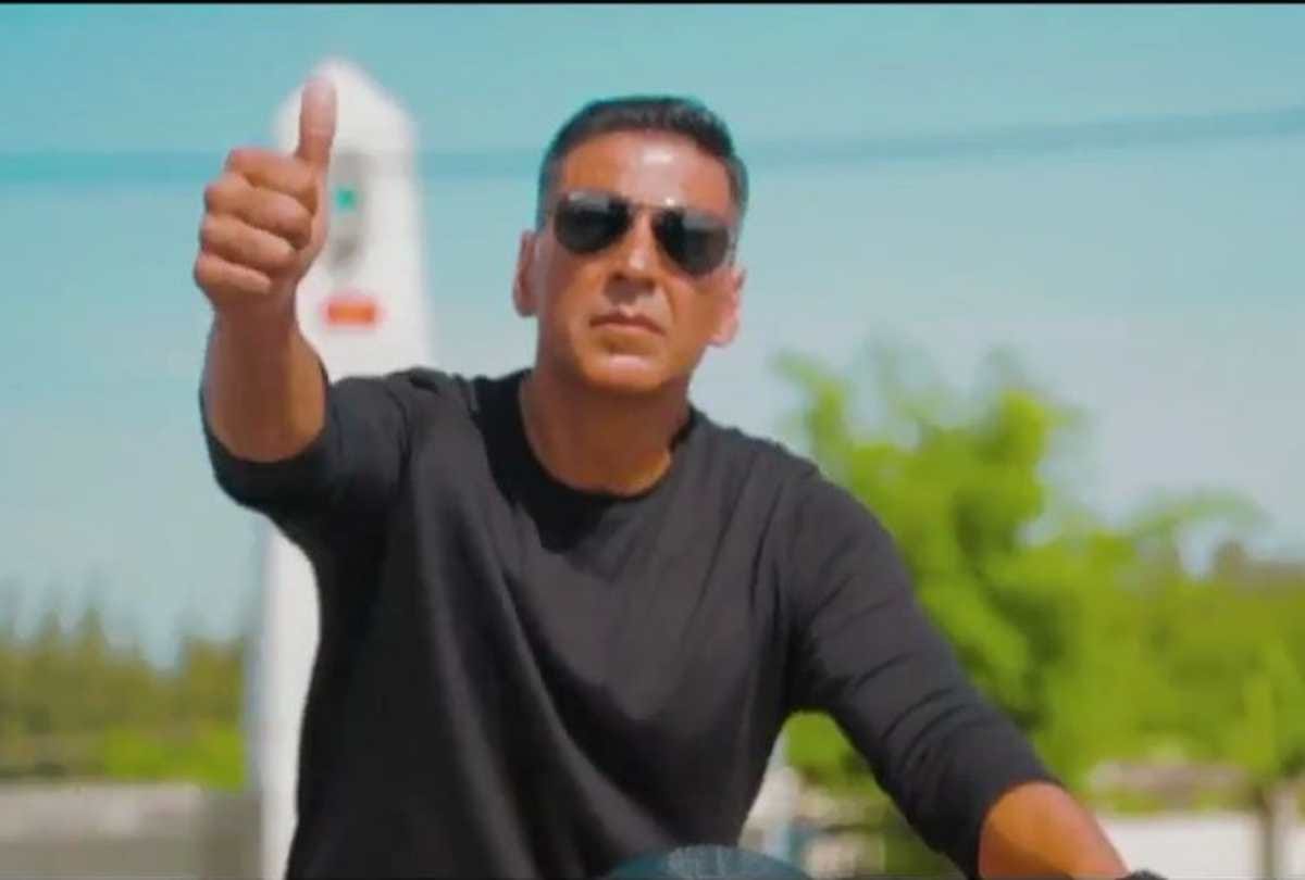 akshay kumar supports mumbai metro after amitabh bachchan