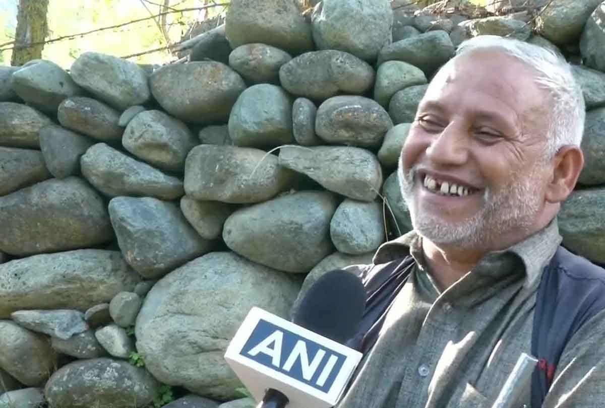 A local in TRAL says Narendra Modi is a good man he will work for us