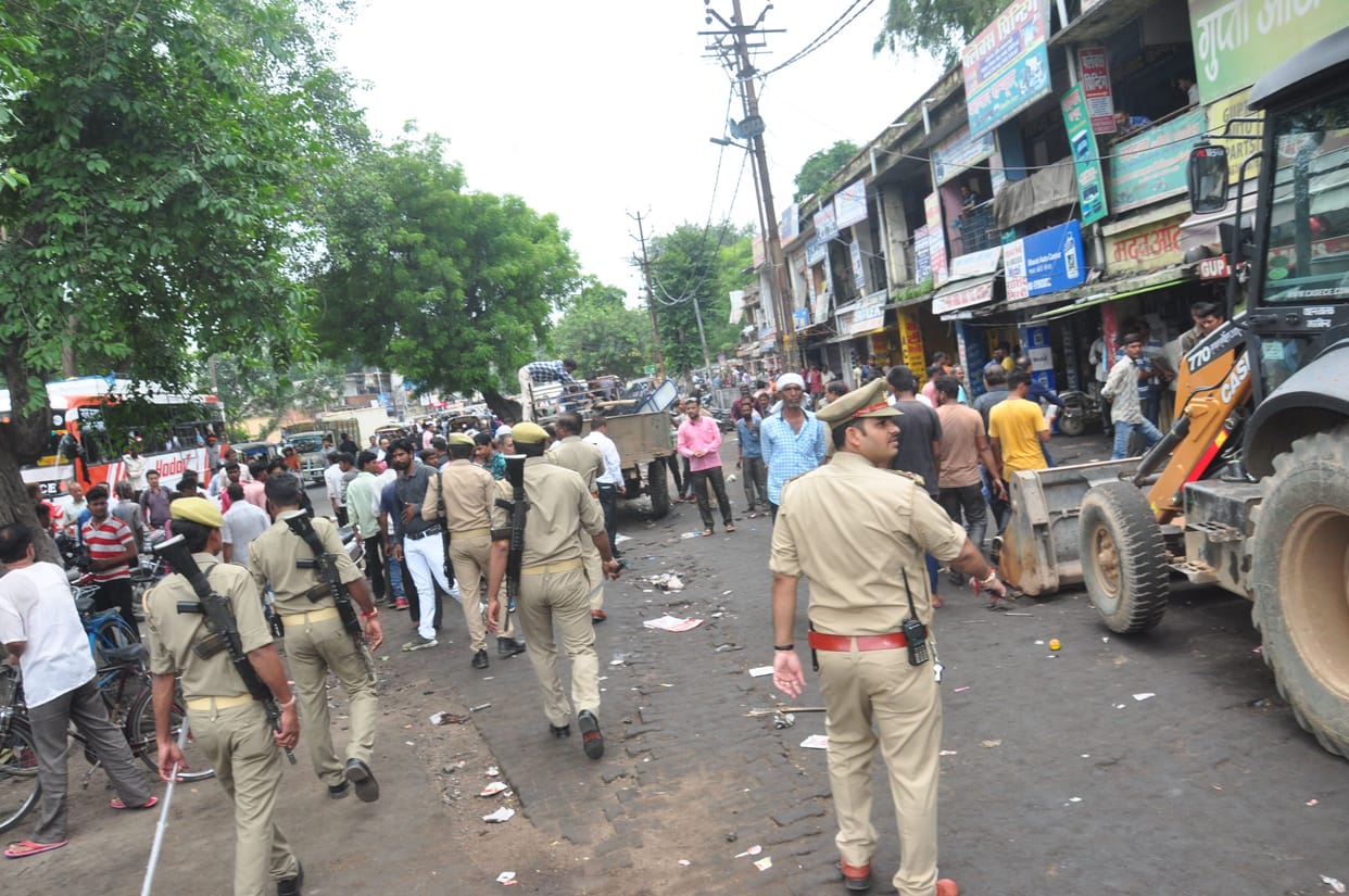 Shopkeepers agitated against encroachment removal drive