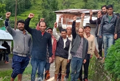 Demonstration on opening of Madkot-Phapa road