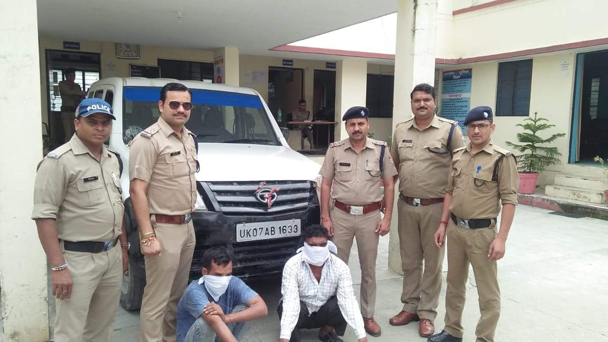 Vehicles were stolen for smuggling animals, two arrested