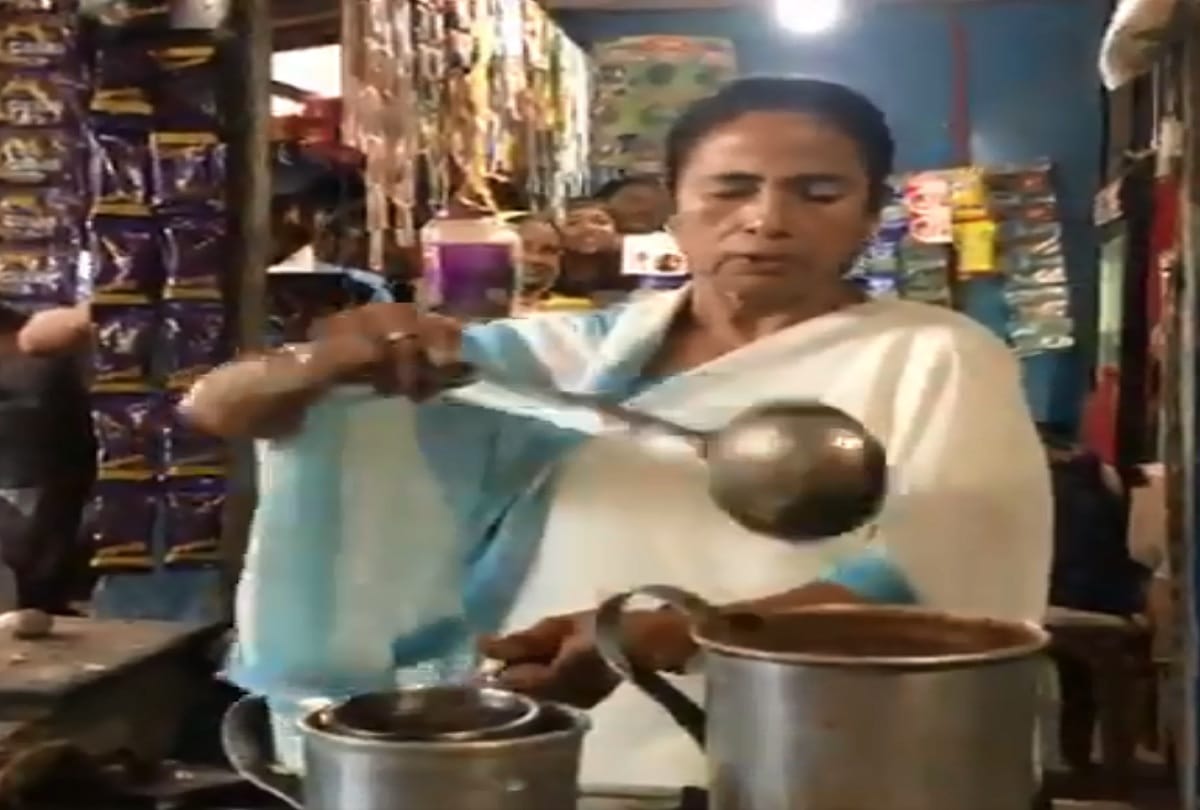 West bengal CM Mamta Banerjee made tea and served the people of duttapur, digha