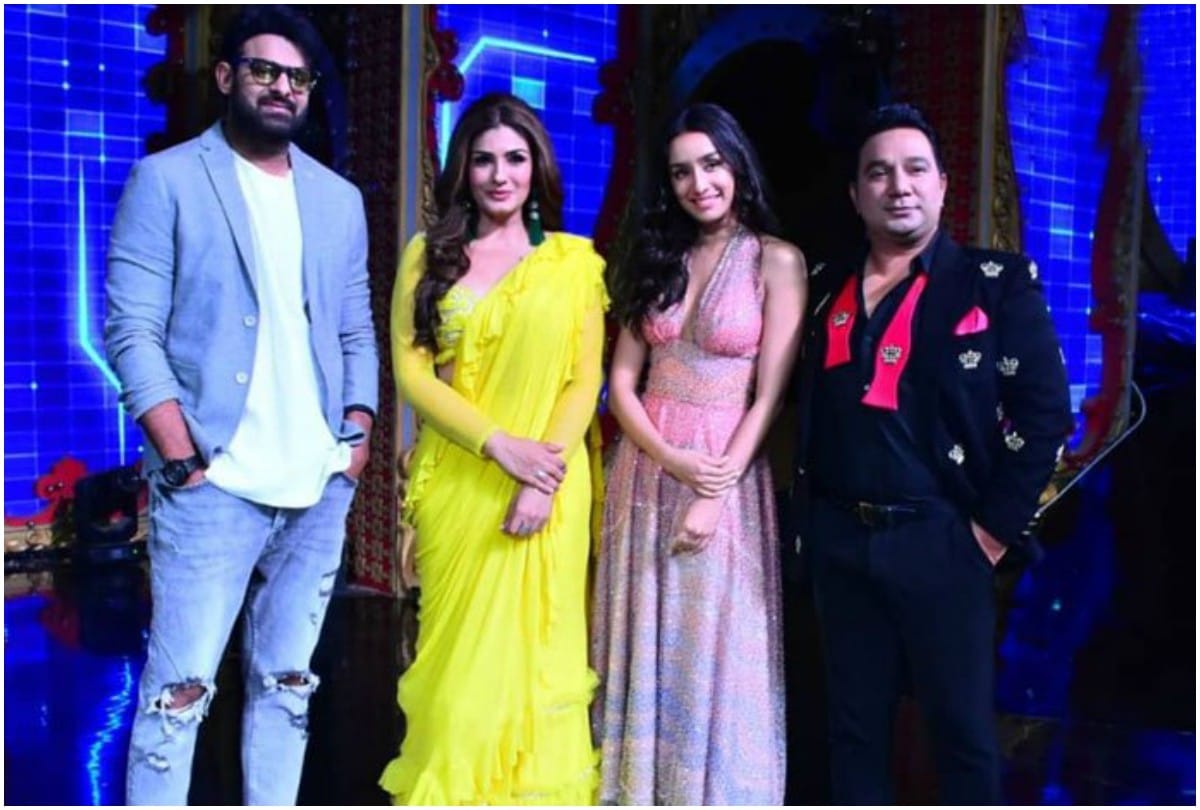 prabhas dance with raveena tandon on song tip tip barsa pani