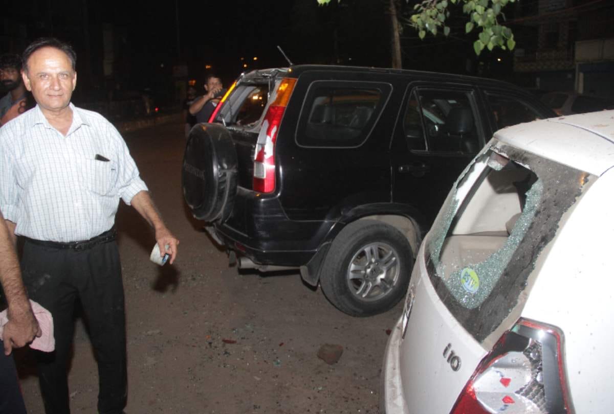 Ravidas temple demolition bhim army says mandir wahi banaenge breaks law cars lathicharge by police