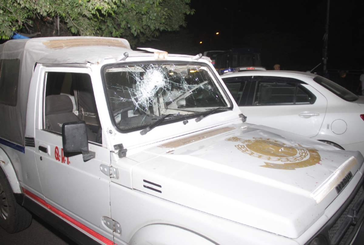 Ravidas temple demolition bhim army says mandir wahi banaenge breaks law cars lathicharge by police