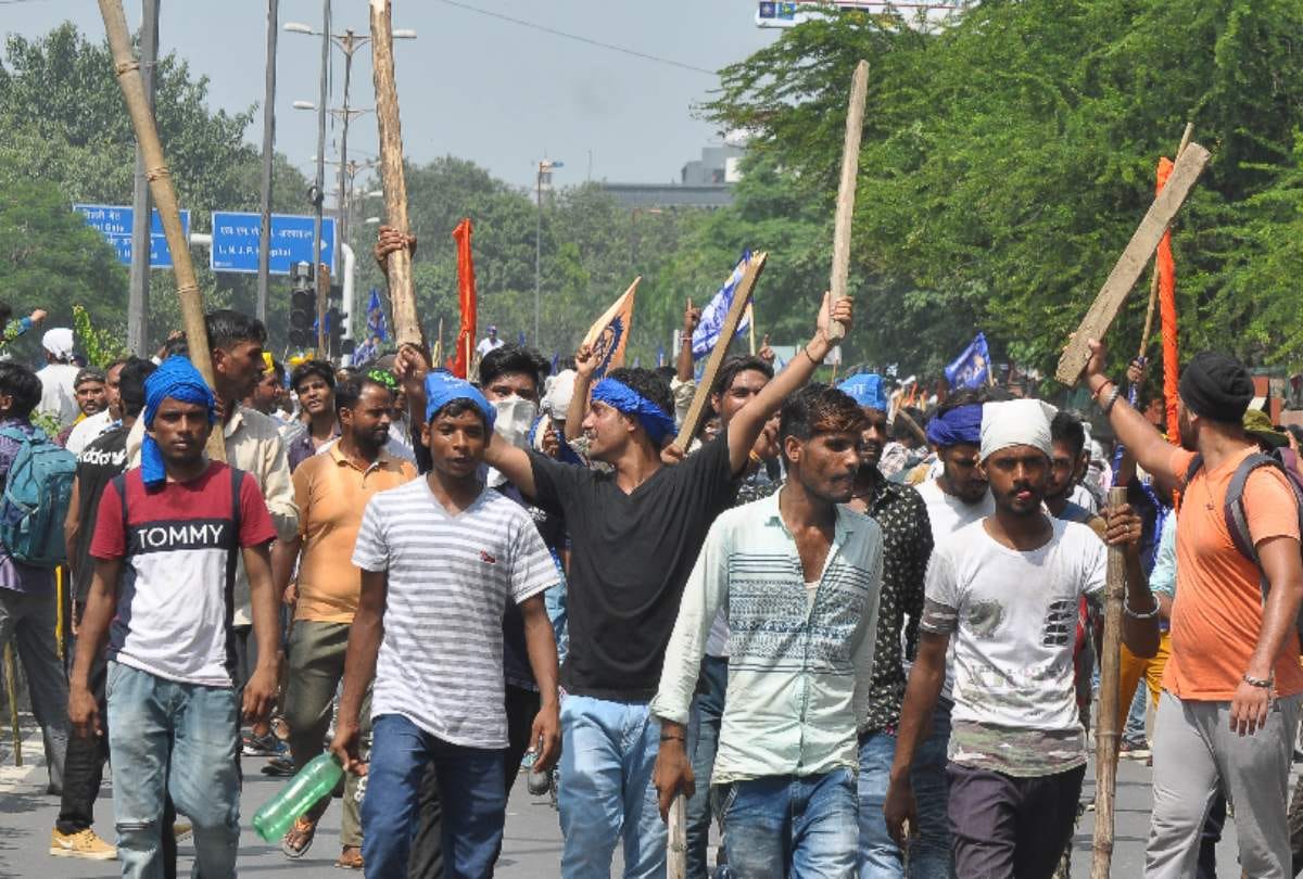 Ravidas temple demolition thousands of people entered delhi but police security agencies fail