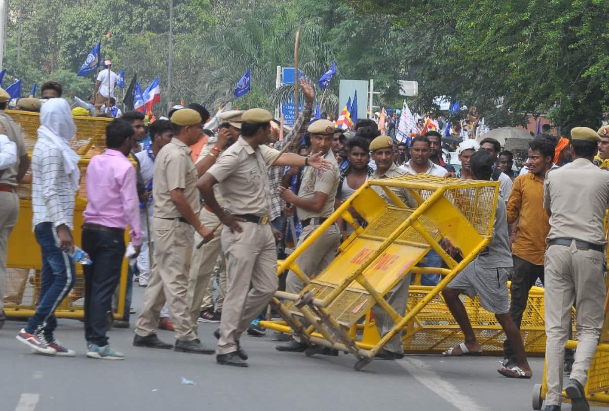 Heavy chaos in Delhi due to Bhim army protest for Sant Ravidas Temple