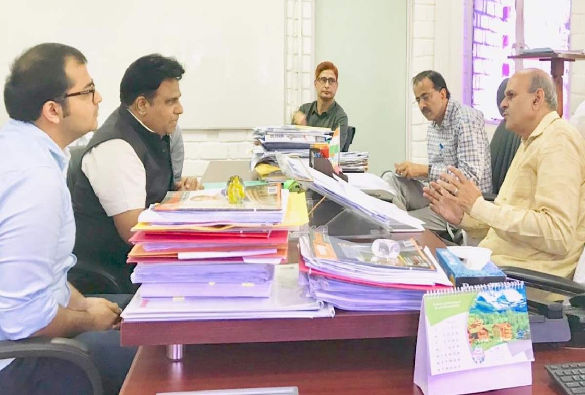 Buliders will complete project as soon said rajeev kumar