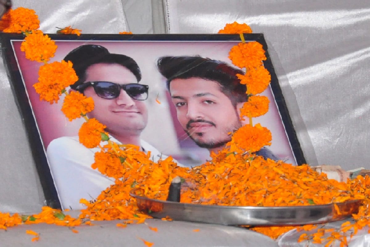 Leaders including the grandson of former president paid tribute to journalist Ashish and his brother