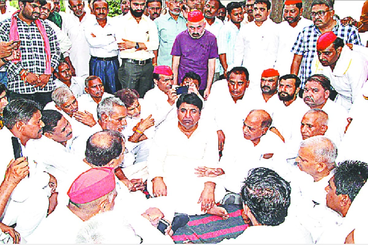 Leaders including the grandson of former president paid tribute to journalist Ashish and his brother
