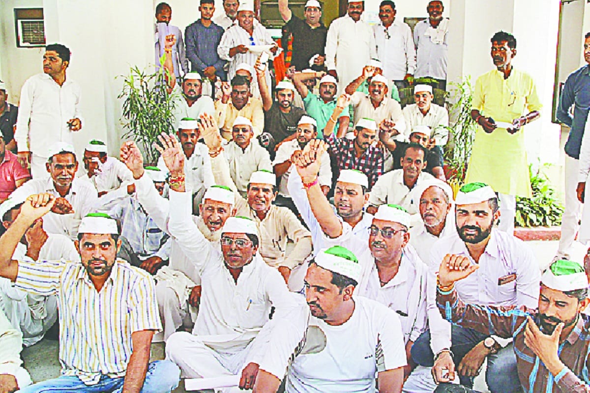 bakhiyu activists demonstrated about sugarcane values in saharanpur