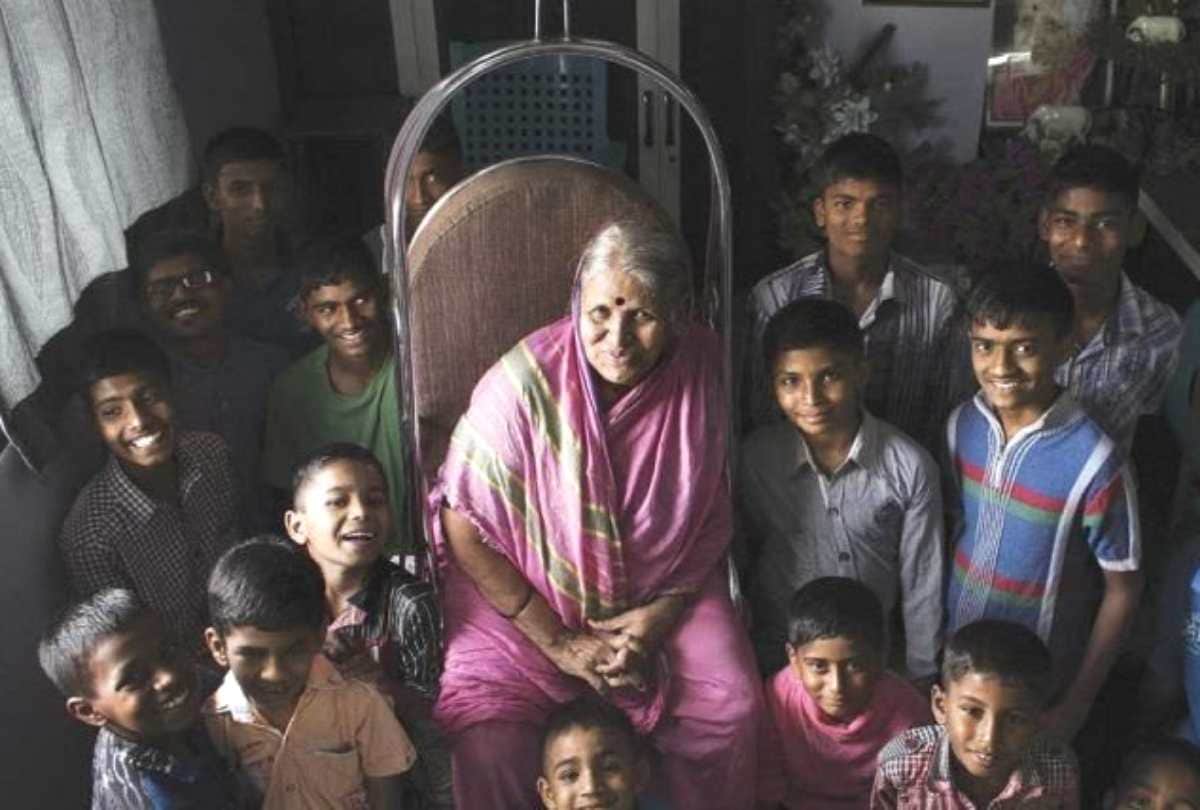 amitabh bachchan show kbc 11 single mother sindhutai sapkal will come in this
