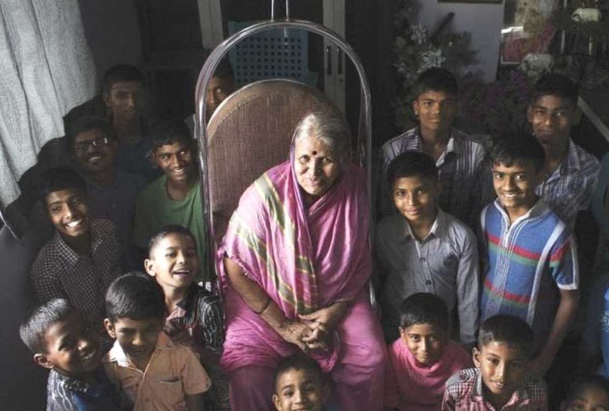 amitabh bachchan show kbc 11 single mother sindhutai sapkal will come in this