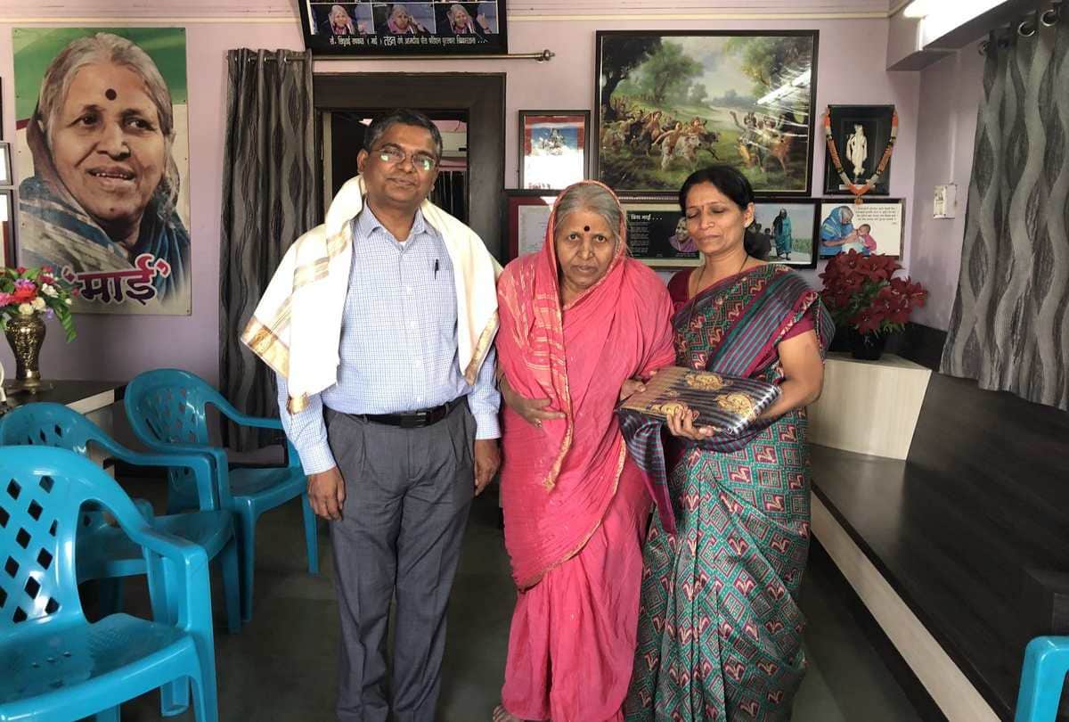 amitabh bachchan show kbc 11 single mother sindhutai sapkal will come in this