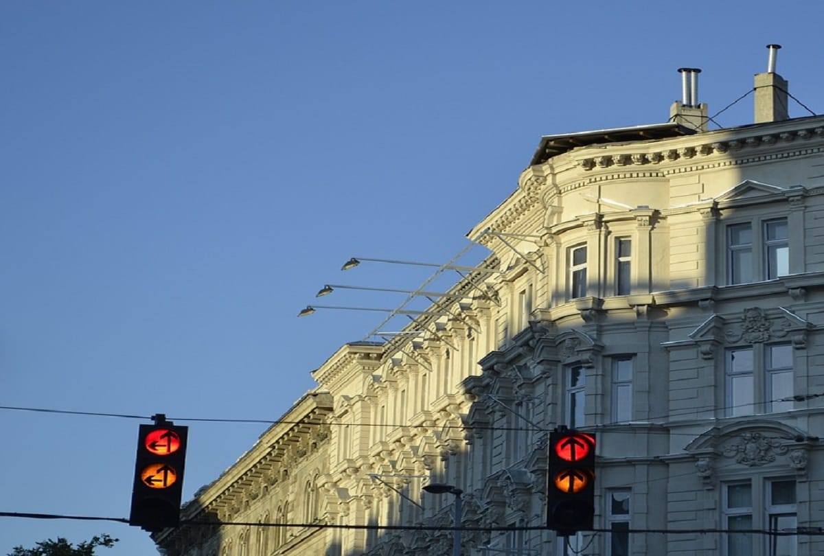 Interesting facts about traffic lights and signals Why Traffic Light Colors Are Red Yellow and Green