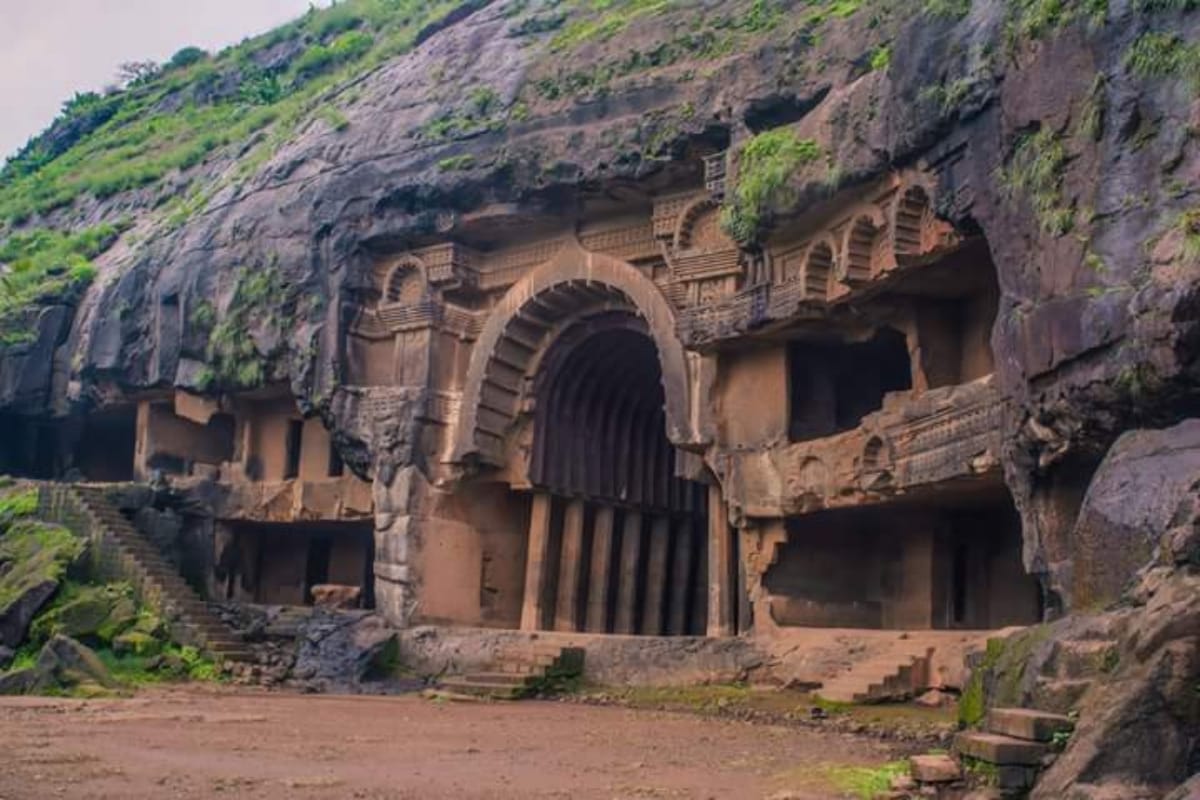 plan a trip to learn history of buddha in bhaja caves pune