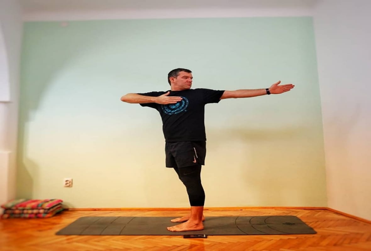 practice vajrasana and chakrasana for healthy heart