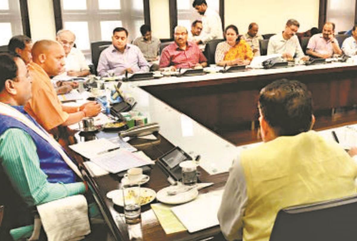 why yogi adityanath decreases post of few minister, know this insight