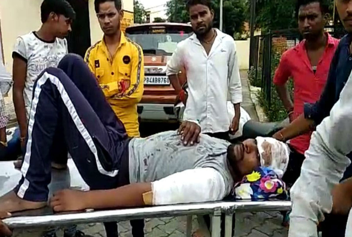 Young man thrown from Kalindi Express train for protesting against loot