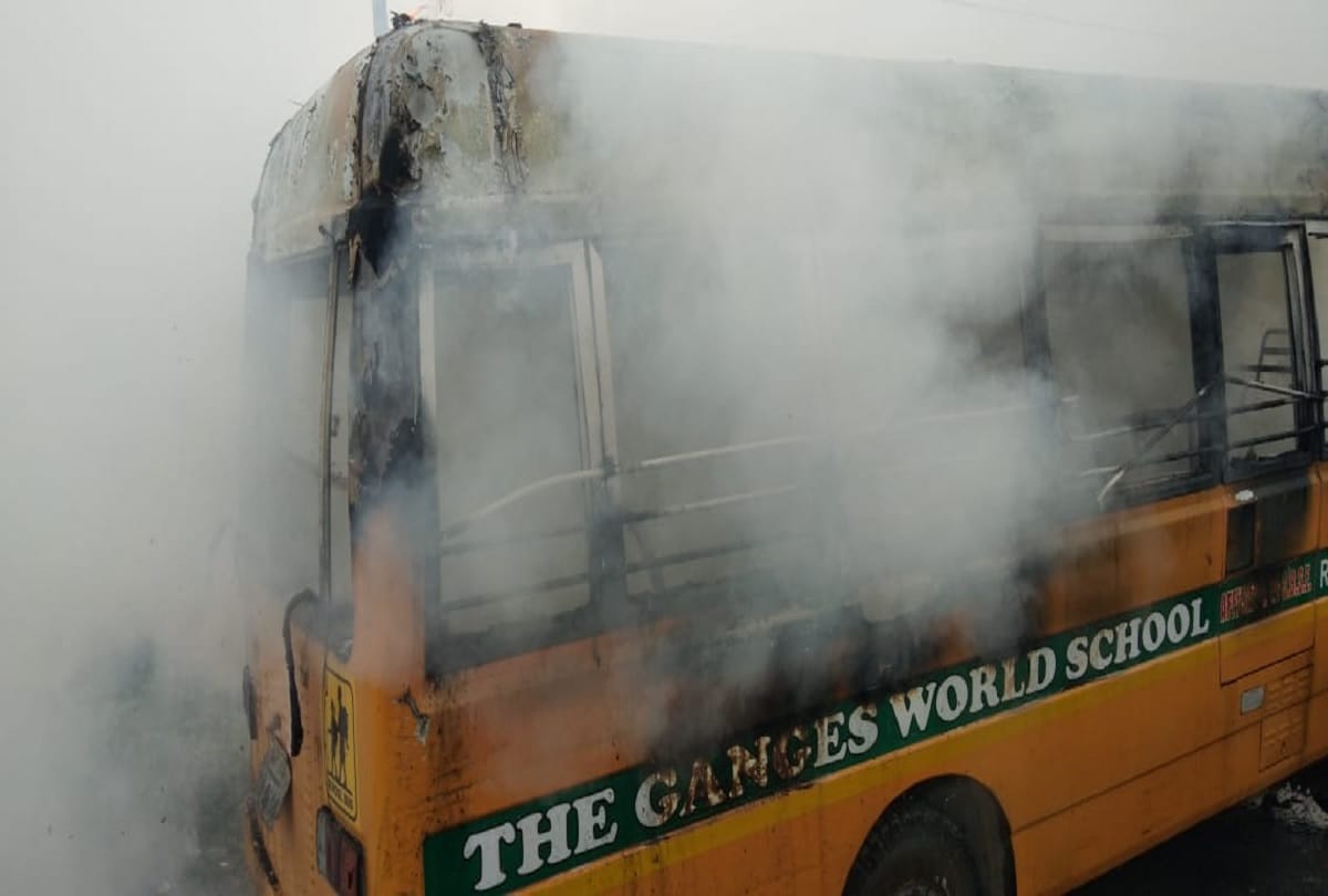 Uttar Pradesh News: fire in school bus at kanpur of UP