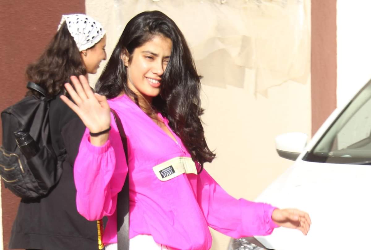 smriti irani to saif ali khan and taimur bollywood celebrities spotted