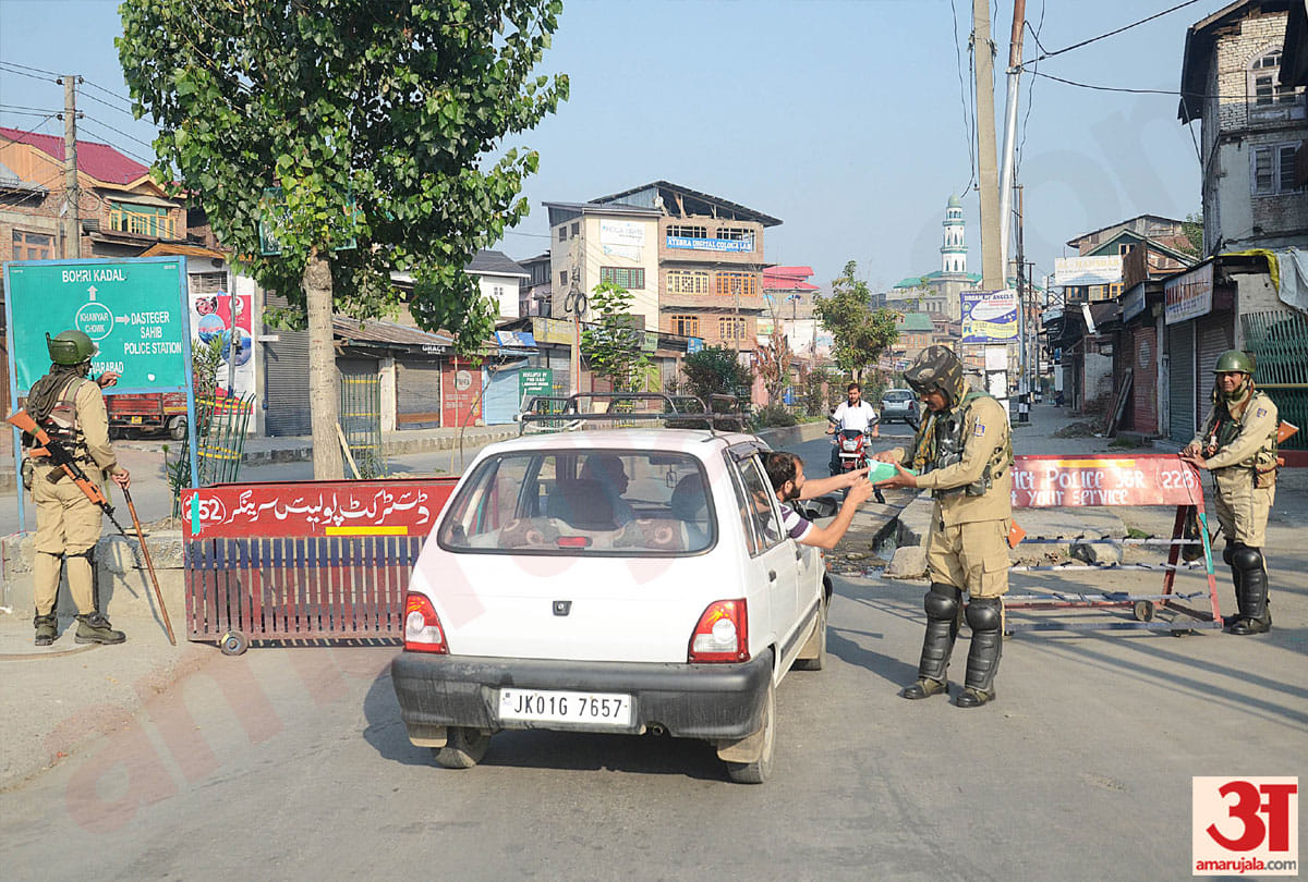 restriction increase in Kashmir ahead of separatist call for protest, photos and visuals of kashmir