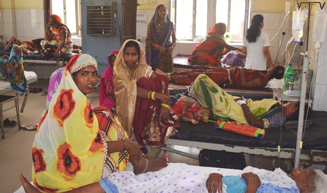 District hospital in mainpuri,