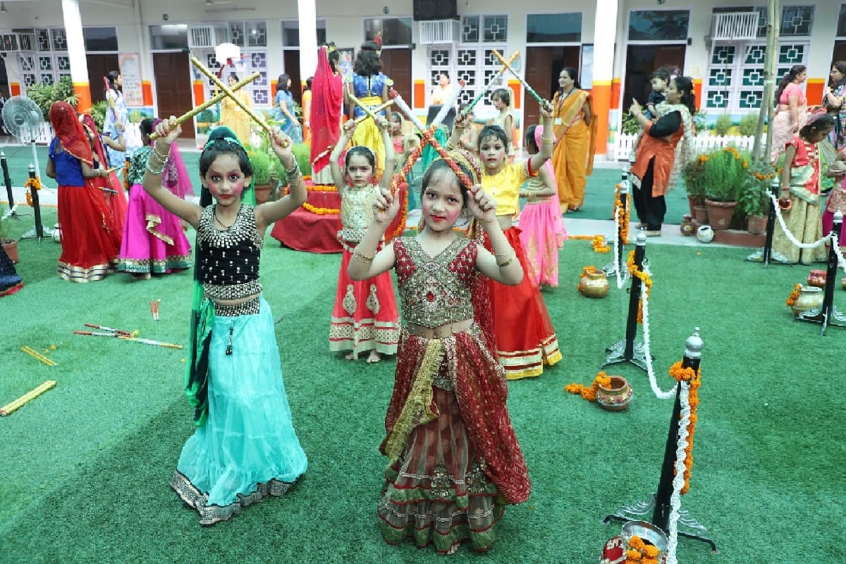 Janmashtami 2019: Dance competition in many schools on janmashtami festival at Meerut