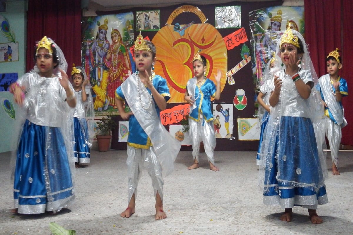Janmashtami 2019: Dance competition in many schools on janmashtami festival at Meerut