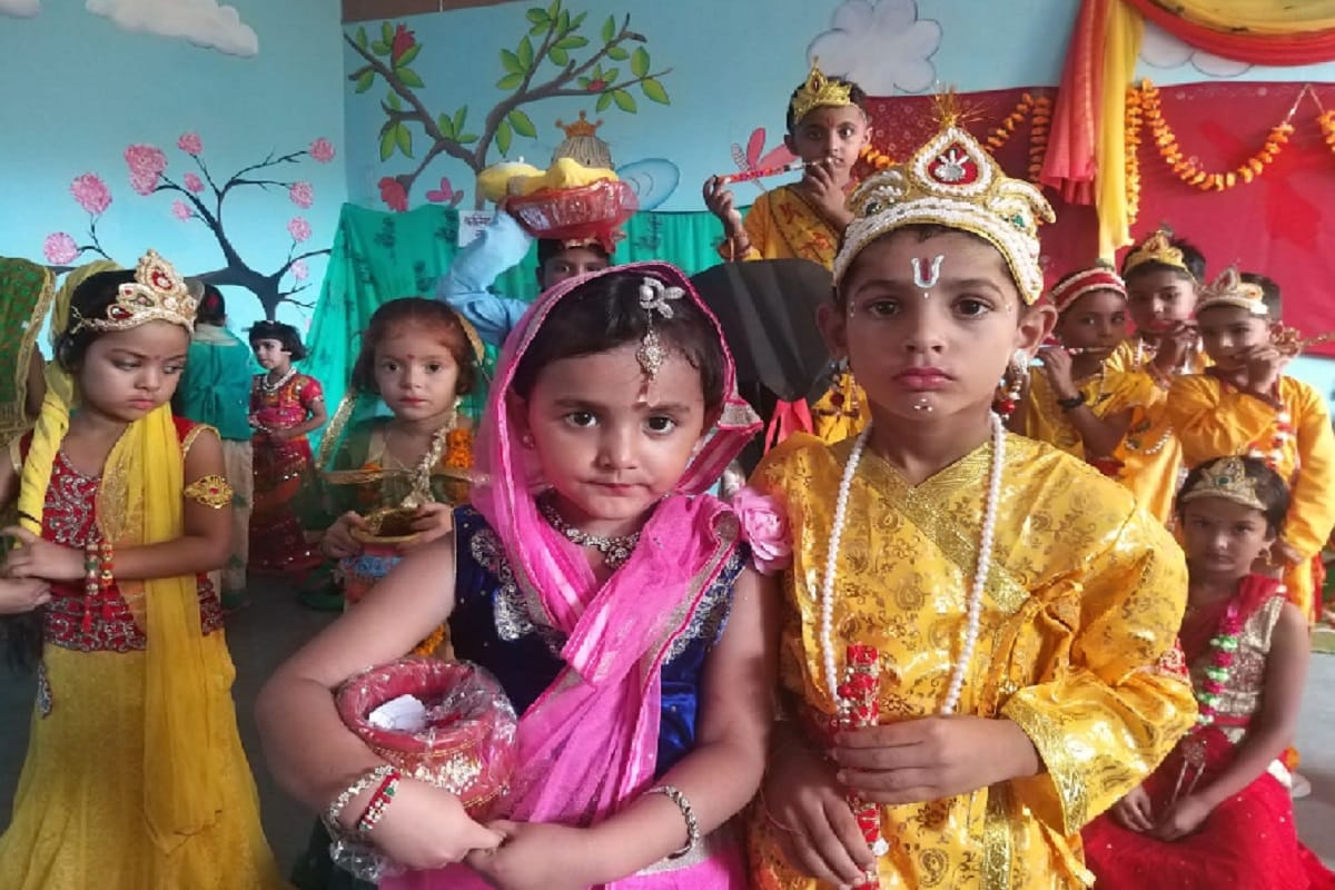 Janmashtami 2019: Dance competition in many schools on janmashtami festival at Meerut