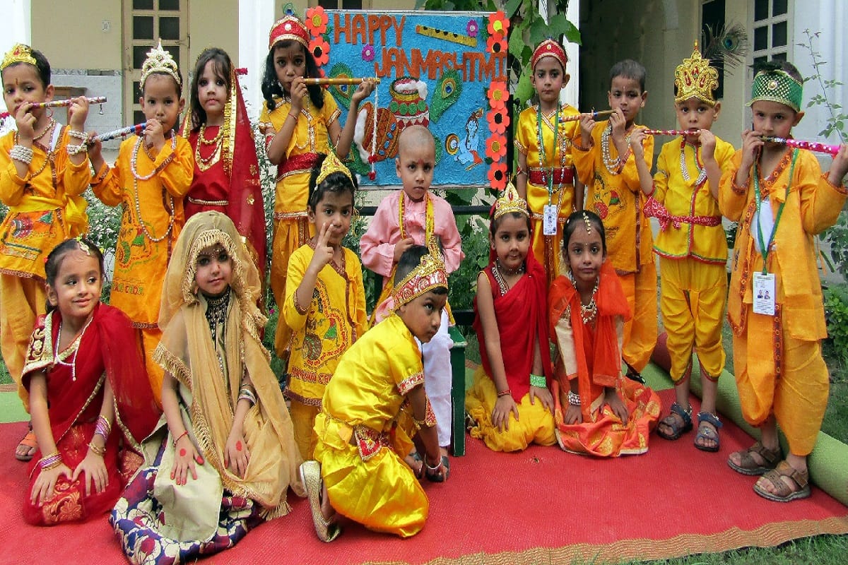 Janmashtami 2019: Dance competition in many schools on janmashtami festival at Meerut