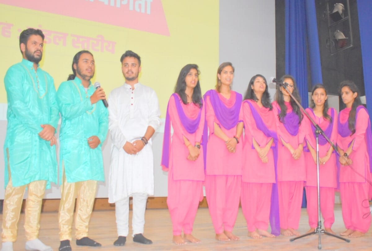 Murari Lal Maheshwari smriti vad vivad zonal level Competition held in dharamshala
