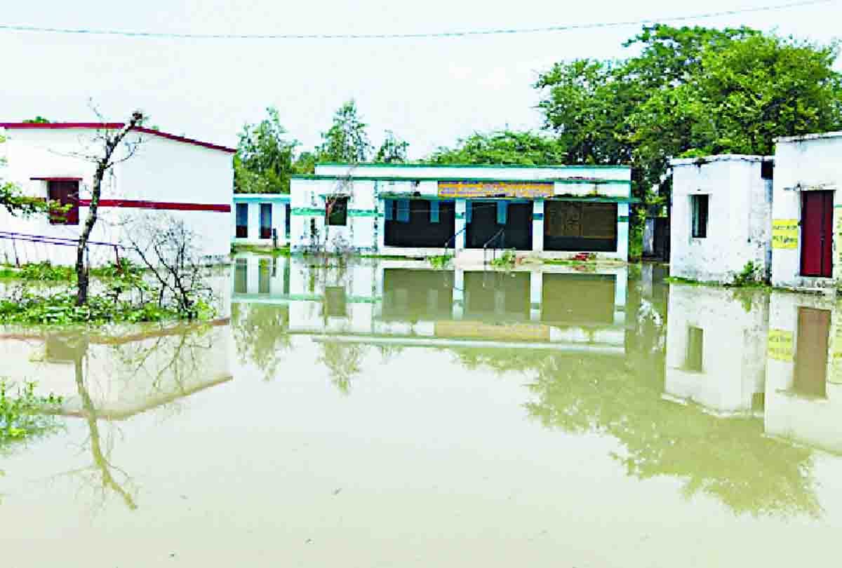 Flood in Bihar: From school lab to class filled with rain water